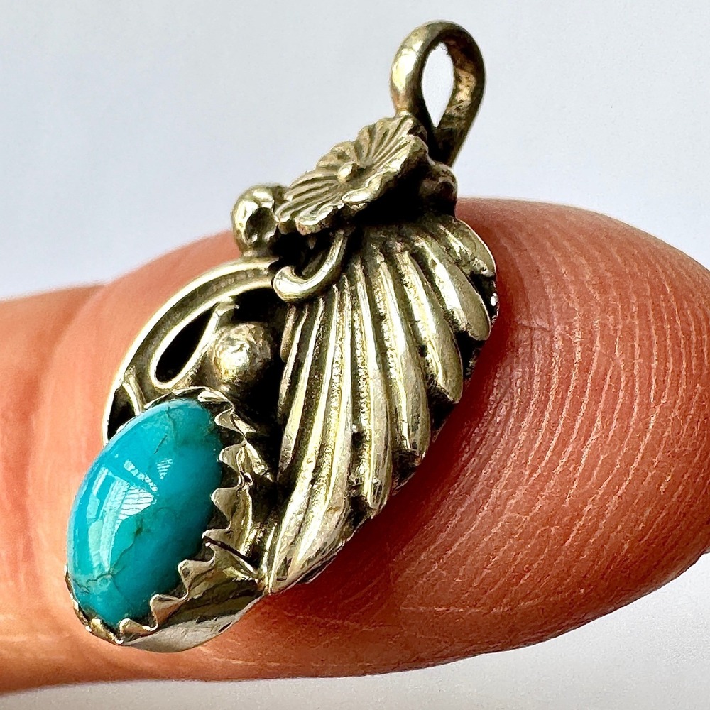 Small Navajo Flower Pendant Turquoise Layering Leaf Sterling Native American - Picture 7 of 7